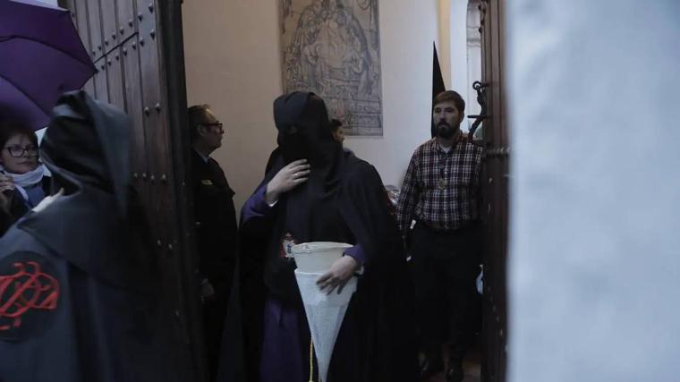 Otra de las hermandades del Viernes Santo que no pudo realizar su estación de penitencia fue la Sagrada Mortaja