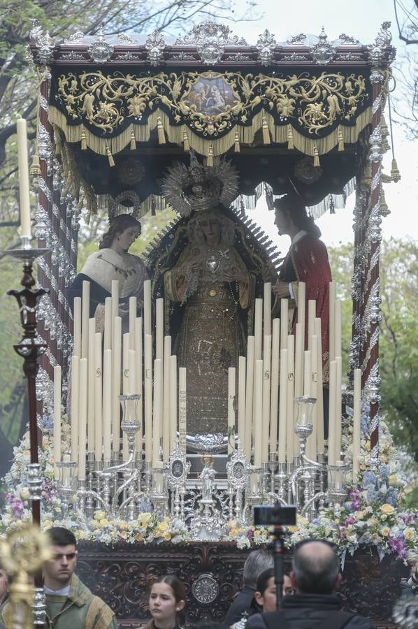 La hermandad del Sol ha sido la primera en salir el Sábado Santo