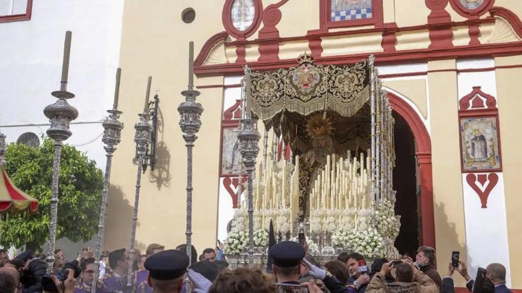 Sábado Santo de la Semana Santa de Sevilla 2024, en imágenes