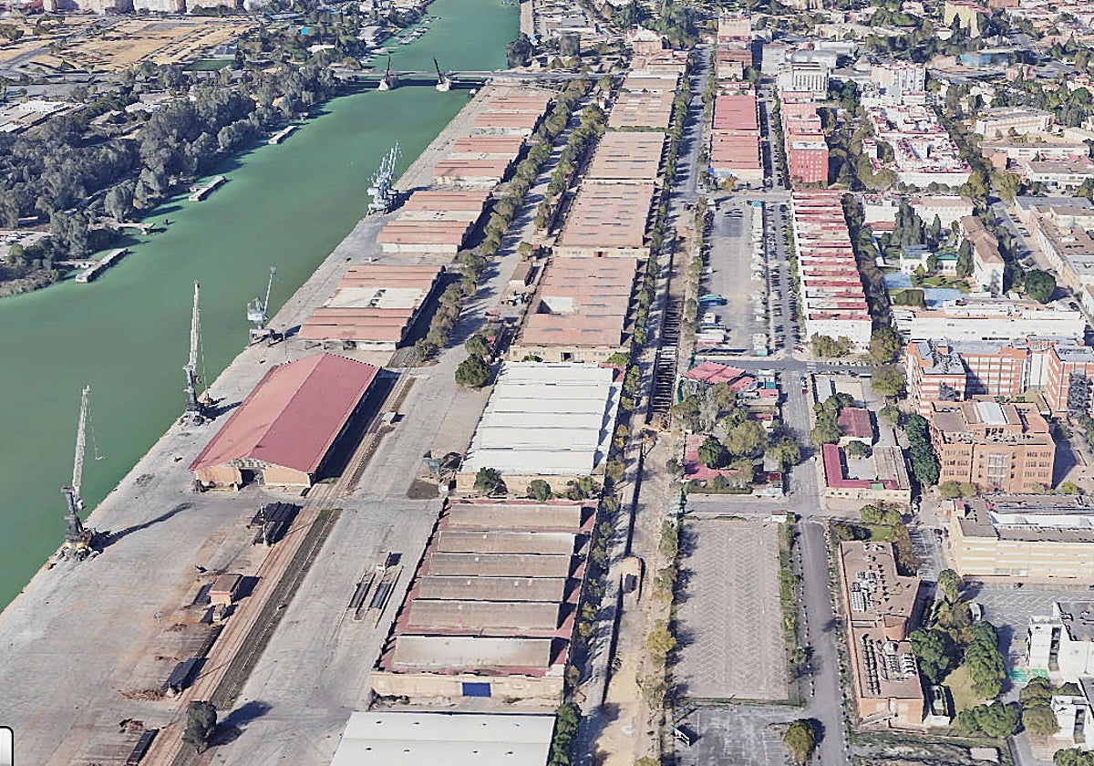 Los solares donde está proyectado el barrio del Distrito Portuario junto a Las Razas