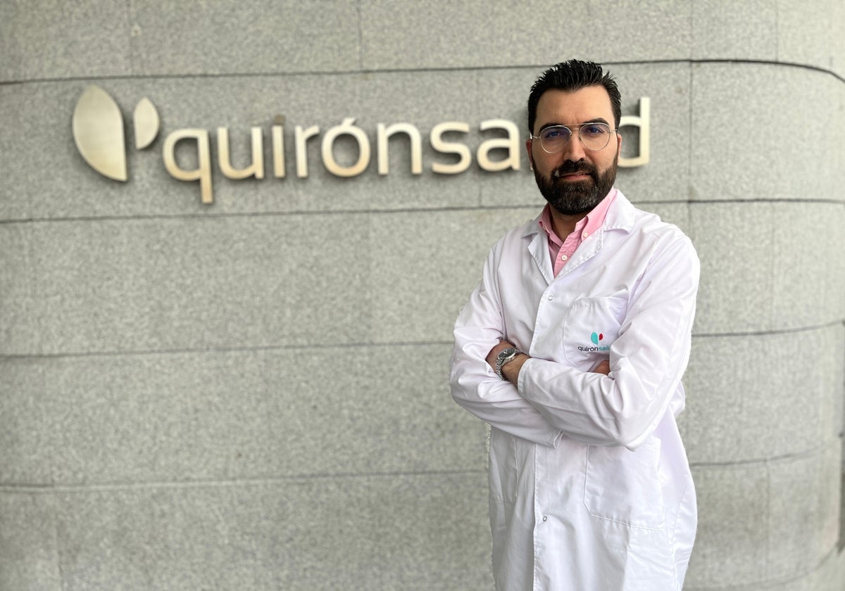 El doctor Juan Manuel Oropesa en el Hospital Sagrado Corazón de Sevilla