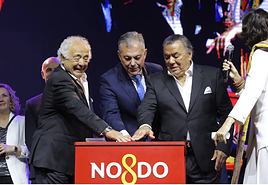 Imágenes del ambiente la noche del Alumbrado en la Feria de Abril de Sevilla 2024