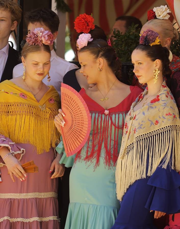 Ambiente durante el lunes en la Feria de Sevilla de 2024