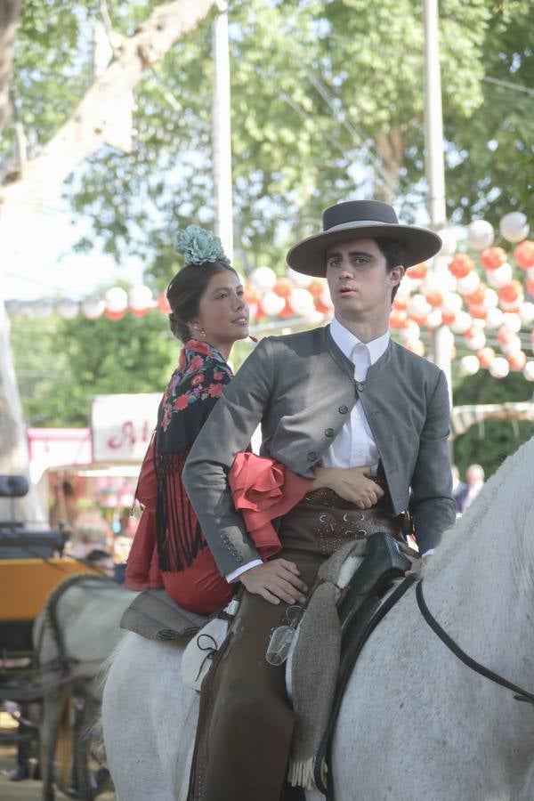Ambiente durante el lunes en la Feria de Sevilla de 2024