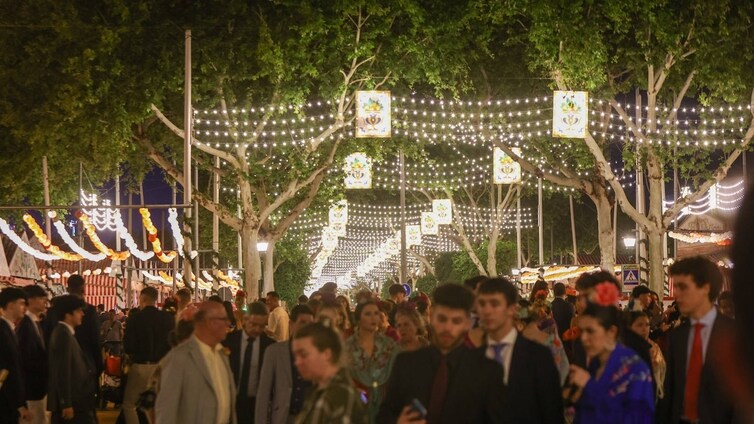 La ampliación del alumbrado por la noche, clave para reducir las incidencias en los primeros días de la Feria de Abril de Sevilla