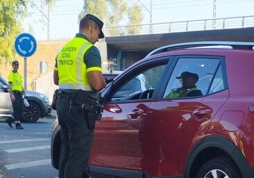 Revocan en Sevilla una condena por conducir sin carné al serle anulada una sanción de pérdida de puntos