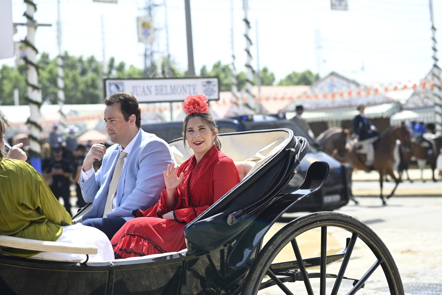 Gran ambiente en las calles del real este jueves de Feria 