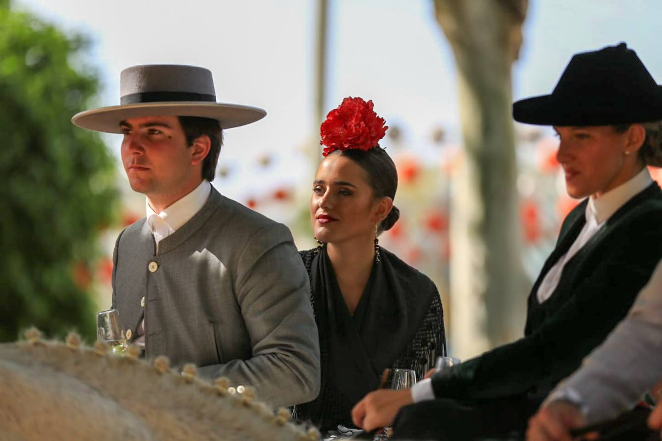 Gran ambiente en las calles del real este jueves de Feria 