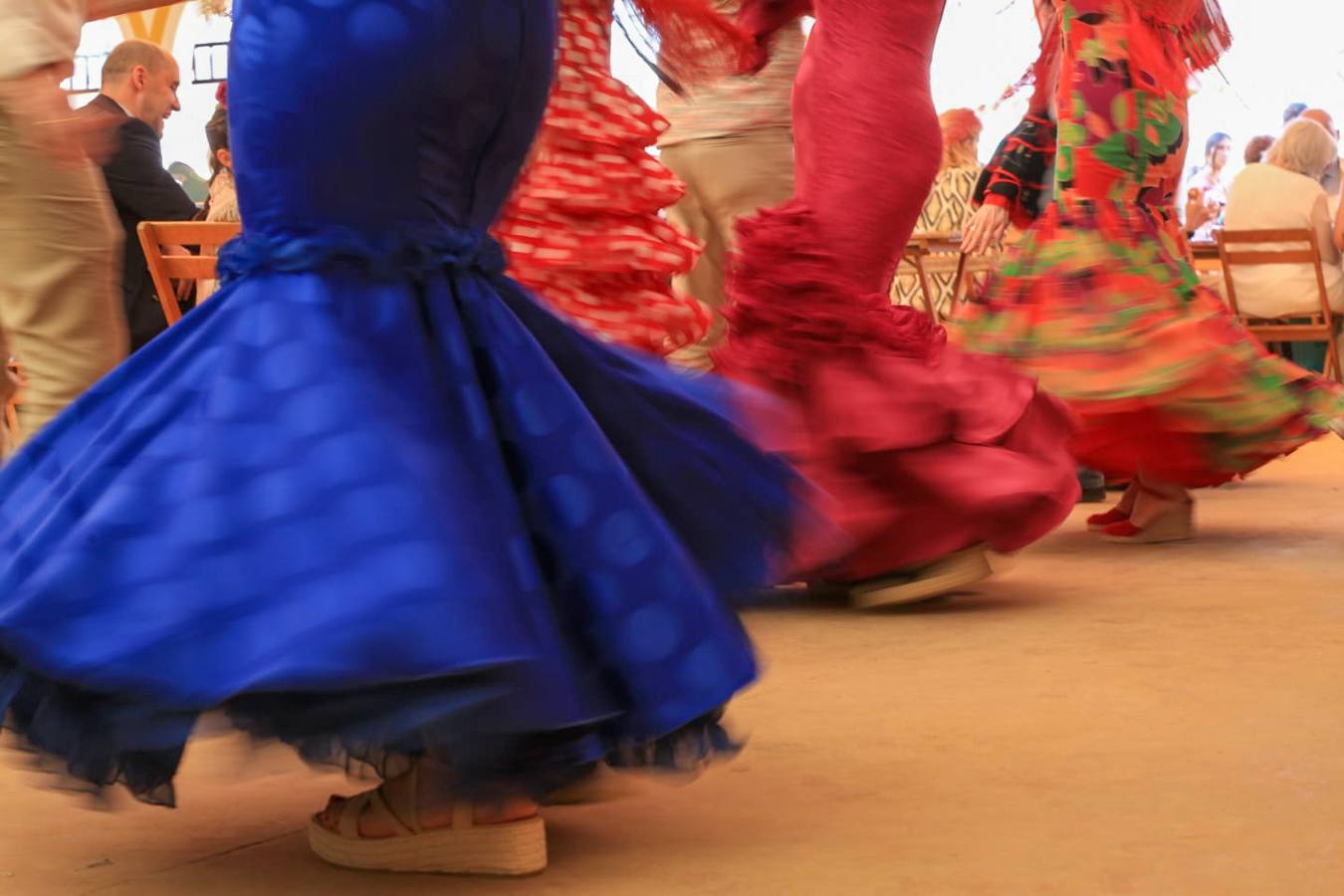 Gran ambiente en las calles del real este jueves de Feria 