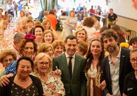 La líder de CC.OO. en Andalucía reacciona al éxito de Juanma Moreno en la caseta del sindicato en la Feria de Sevilla