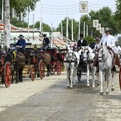 Paseo de caballos por la Feria