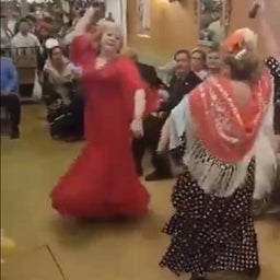 La antigua manera de bailar sevillanas que se ha hecho viral en la Feria de Abril de Sevilla