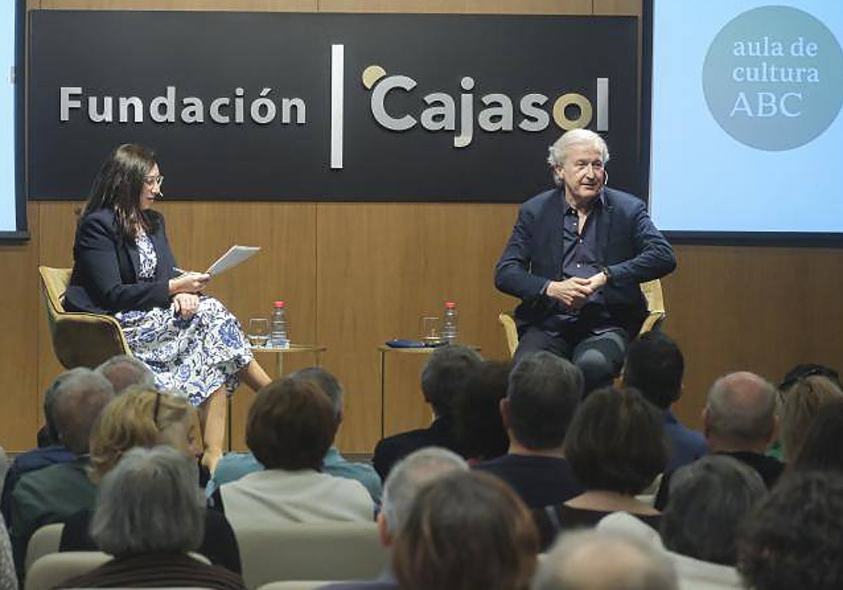Alejandra Navarro González de la Higuera y Emilio del Río este jueves en la Fundación Cajasol