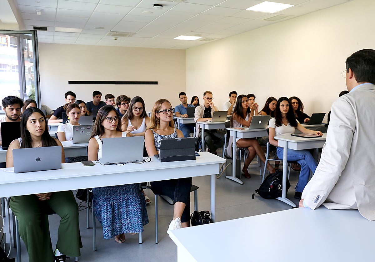 El CEU incrementa su fondo de Becas y Ayudas al Estudio en más de un 10% y destina cerca de 19 millones de euros