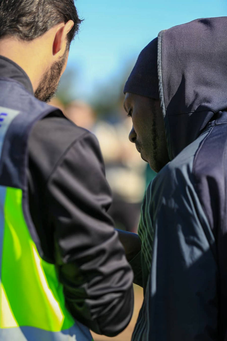 Los agentes inspeccionan una explotación agrícola en Villamanrique de la Condesa