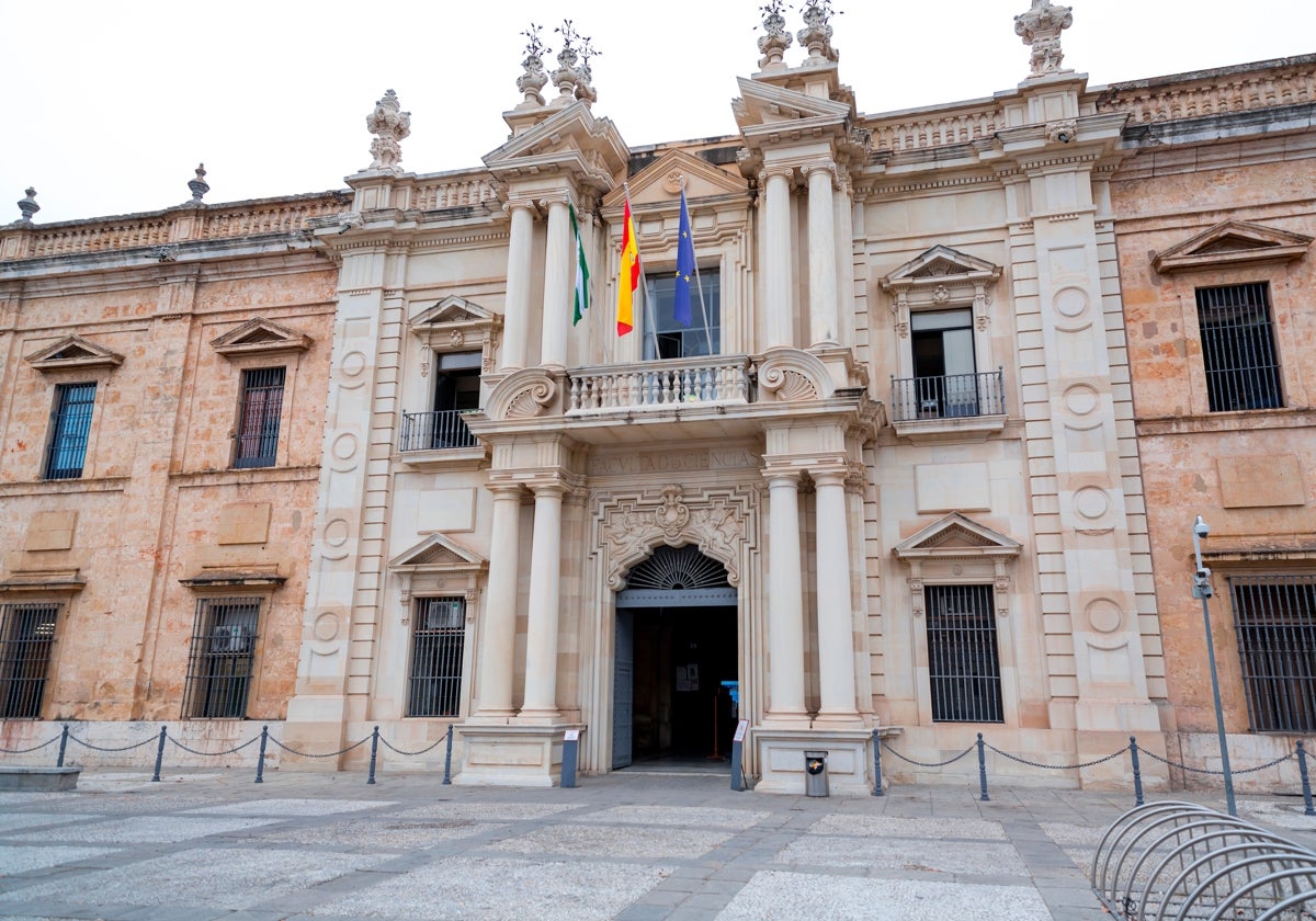 Fachada de la Universidad de Sevilla