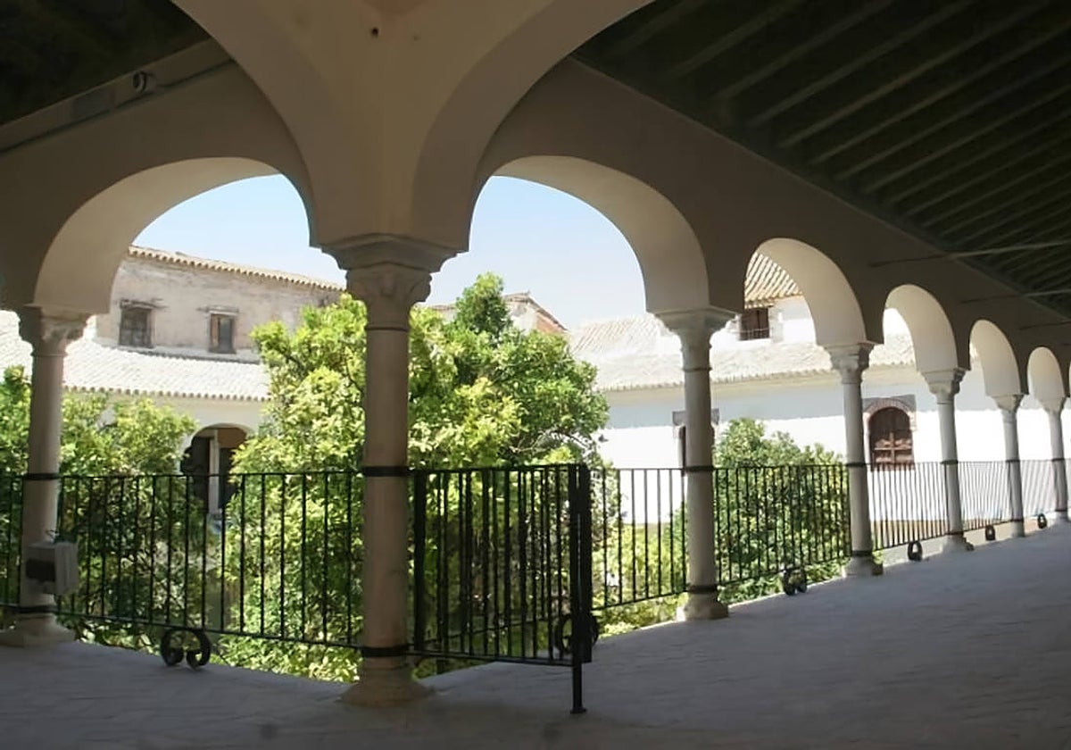 Claustro del monasterio de Santa Clara de Sevilla