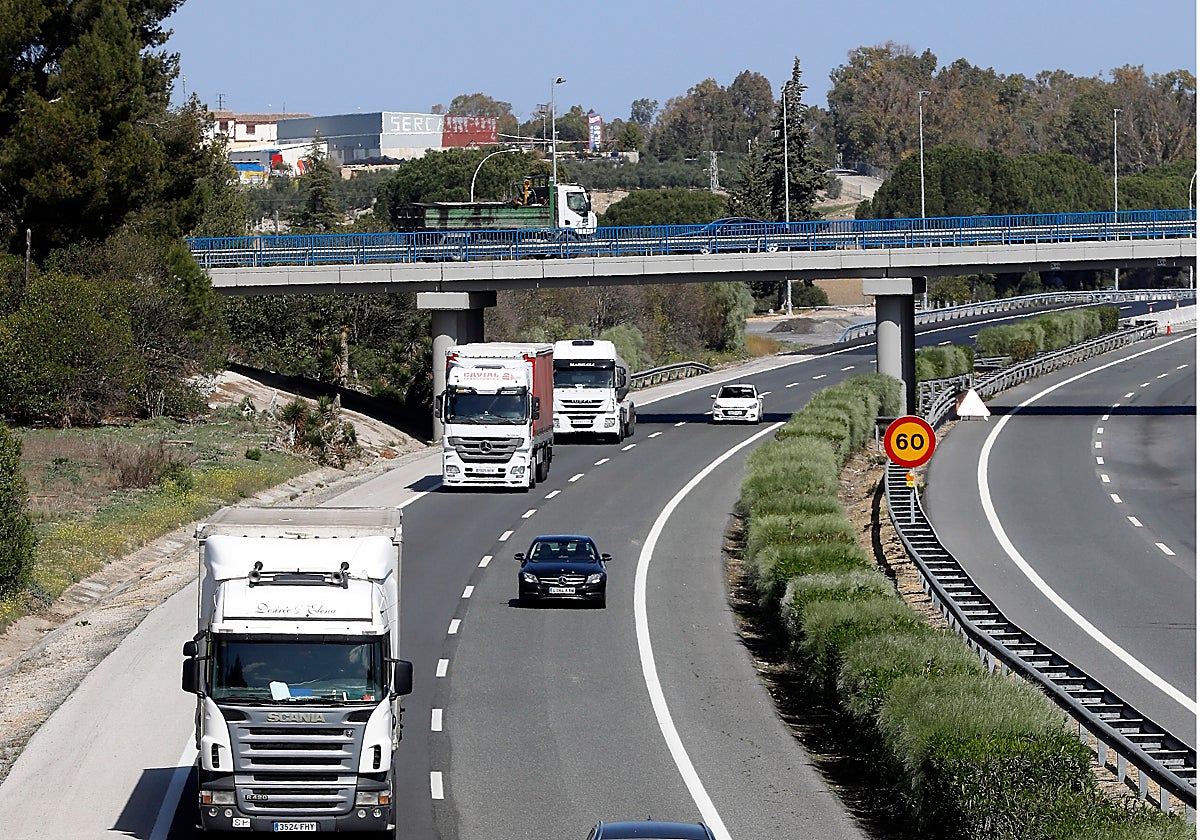 Una imagen actual de la AP-4, con dos carriles para cada sentido