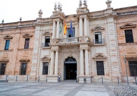 La Universidad de Sevilla no se moviliza por Palestina pero sí por las ayudas a sus trabajadores