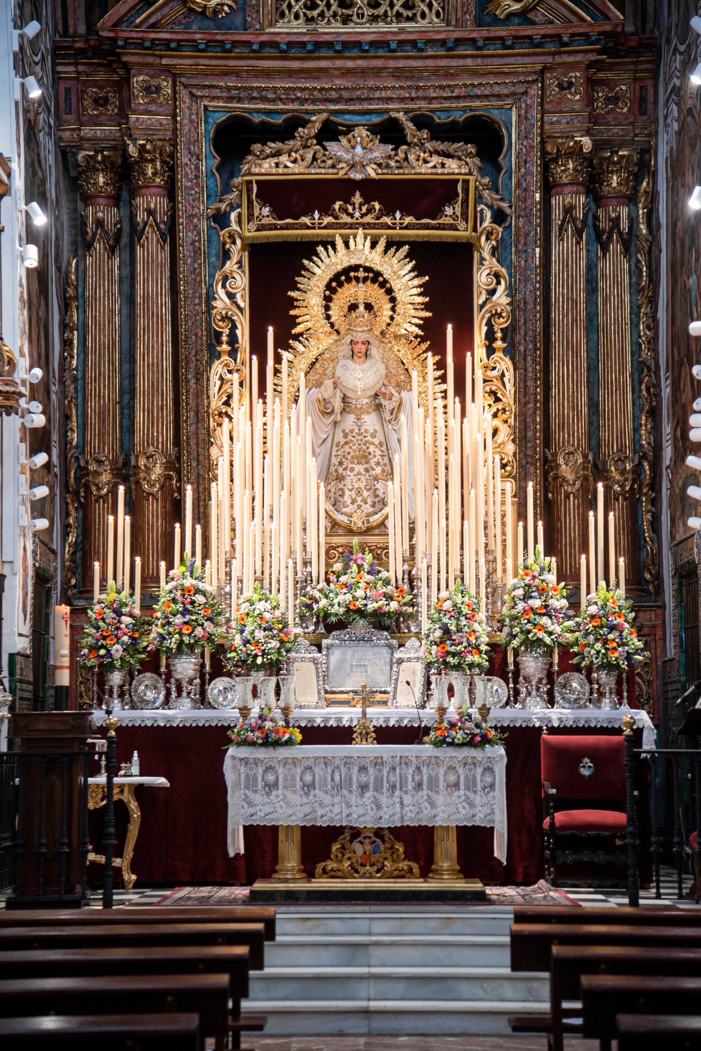 La Virgen del Rocío en sus cultos