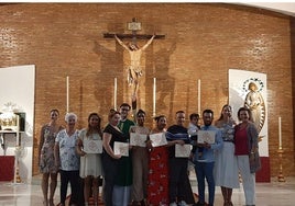 Enfermeras voluntarias de Sevilla cuidan de las cuidadoras de Los Pajaritos: «Ayudarlas nos hace felices»