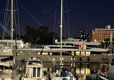 Llega a Sevilla el lujoso yate Phoenician, de 44 metros de eslora y diseñado para «vivir una experiencia única»