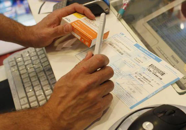 Tres detenidos por el robo y falsificación de recetas médicas para fabricar droga en Sevilla