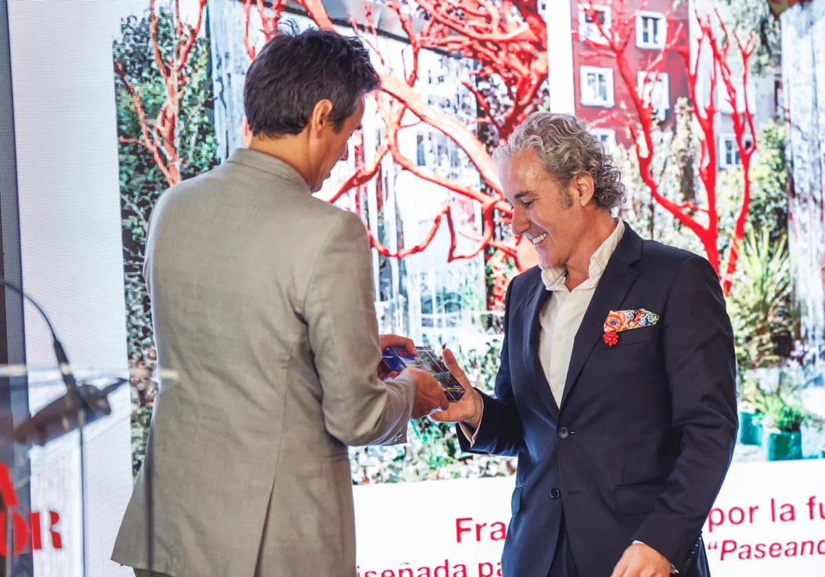 Fran Cisneros recibe el premio de Casa Decor