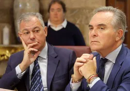 El PP pide a Vox que «deje a un lado los sillones» y «diga de una vez qué es lo que quiere para Sevilla»