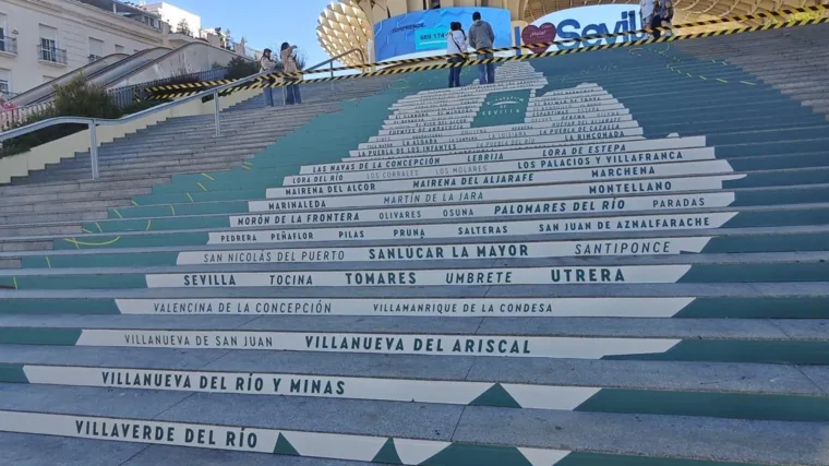 Mosaico de la escalera de las Setas de la Encarnación diseñado por la Diputación de Sevilla