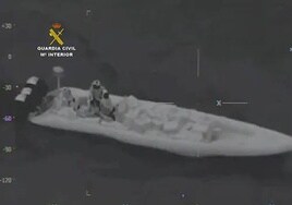 Una lancha cargada de droga por el río Guadalquivir y cazada por el helicóptero de la Guardia Civil