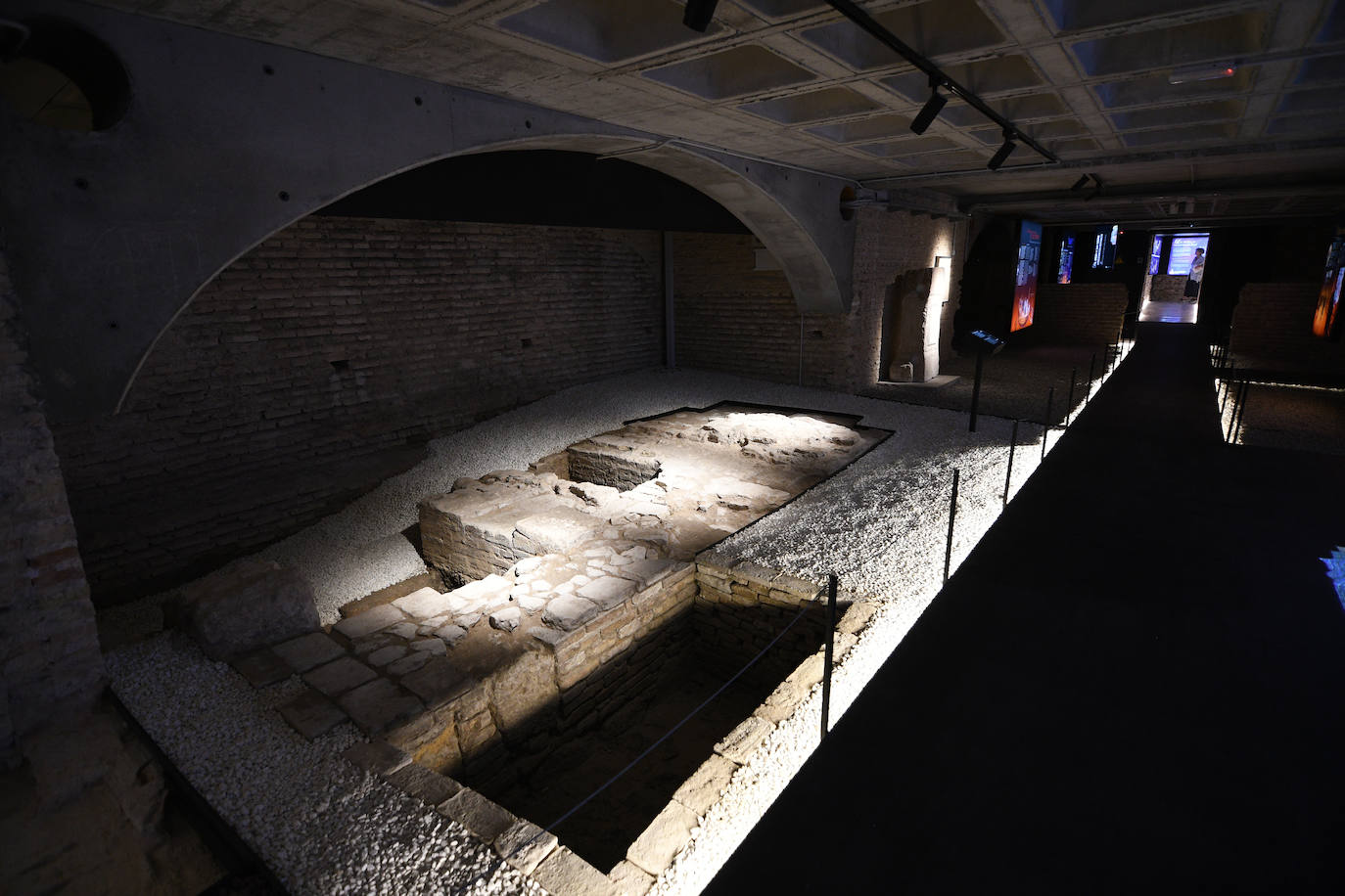 Descubriendo la historia de la iglesia del Salvador de Sevilla a través de &#039;La huella de lo sagrado&#039;