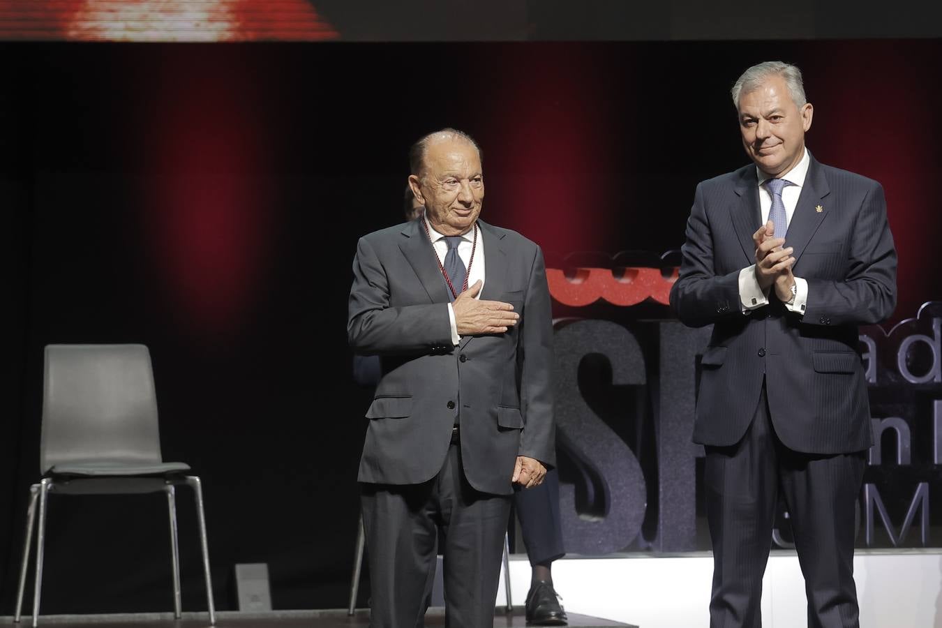 Fibes acogió este jueves las entregas de las Medallas de la Ciudad de Sevilla 2024