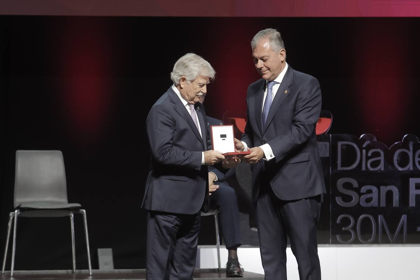 Fibes acogió este jueves las entregas de las Medallas de la Ciudad de Sevilla 2024