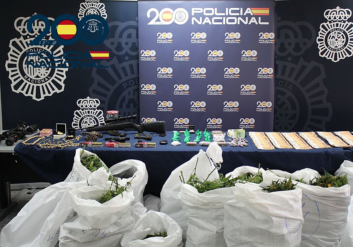 Droga, dinero, armas y joyas intervenidas por la Policía Nacional en la operación Truman