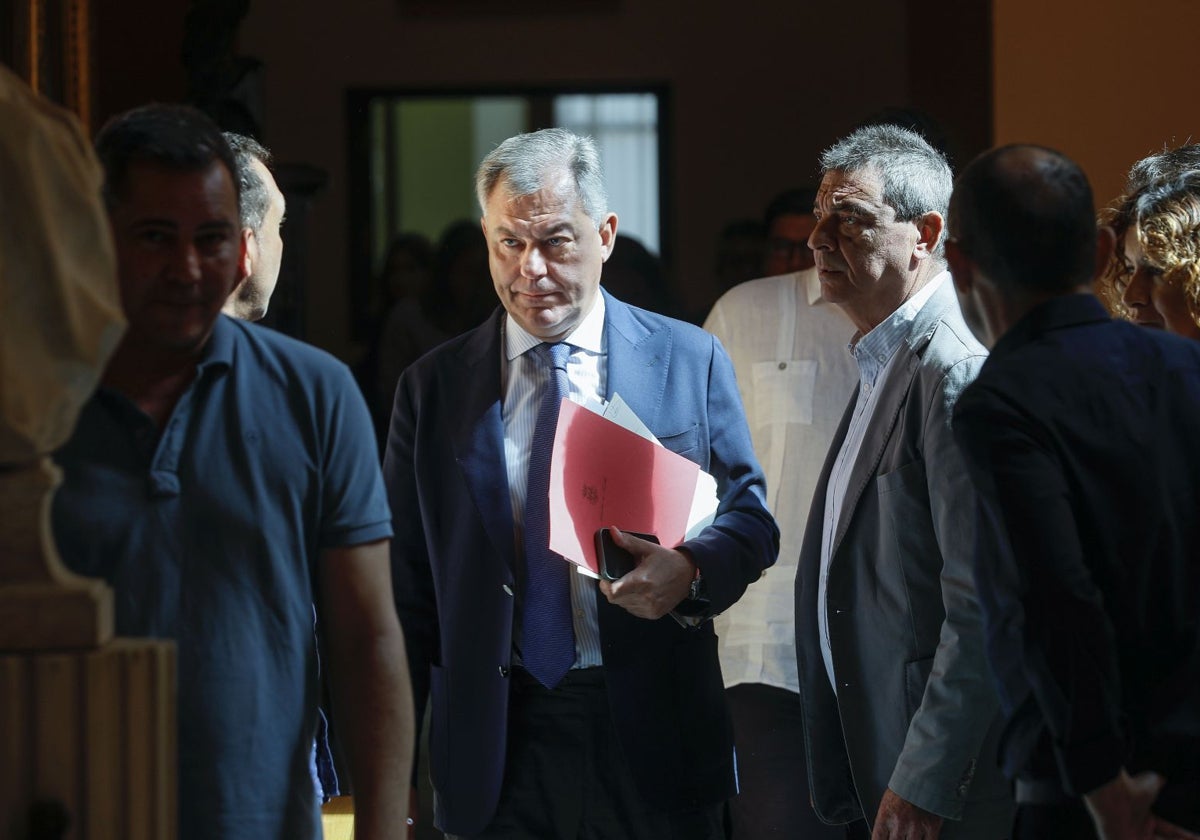 José Luis Sanz, a su salida del Pleno de presupuestos celebrado ayer en el Ayuntamiento