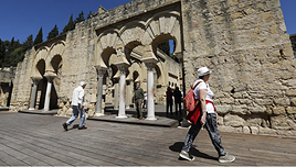 Visitas nocturnas, paseos en barco, talleres y catas garum, entre las propuestas para celebrar en Andalucía las Jornadas Europeas de Arqueología