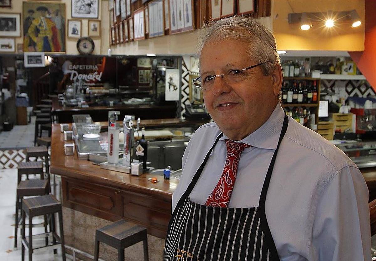 Mariano García, propietario del bar Donald de Sevilla