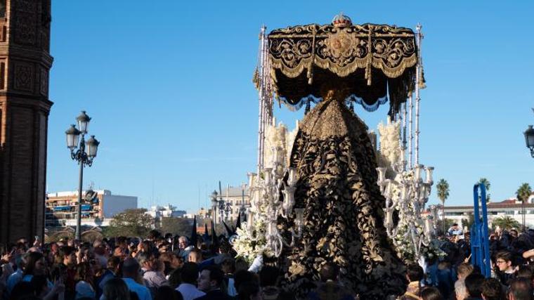 Trasera de la Estrella con el palio de Rodríguez Ojeda