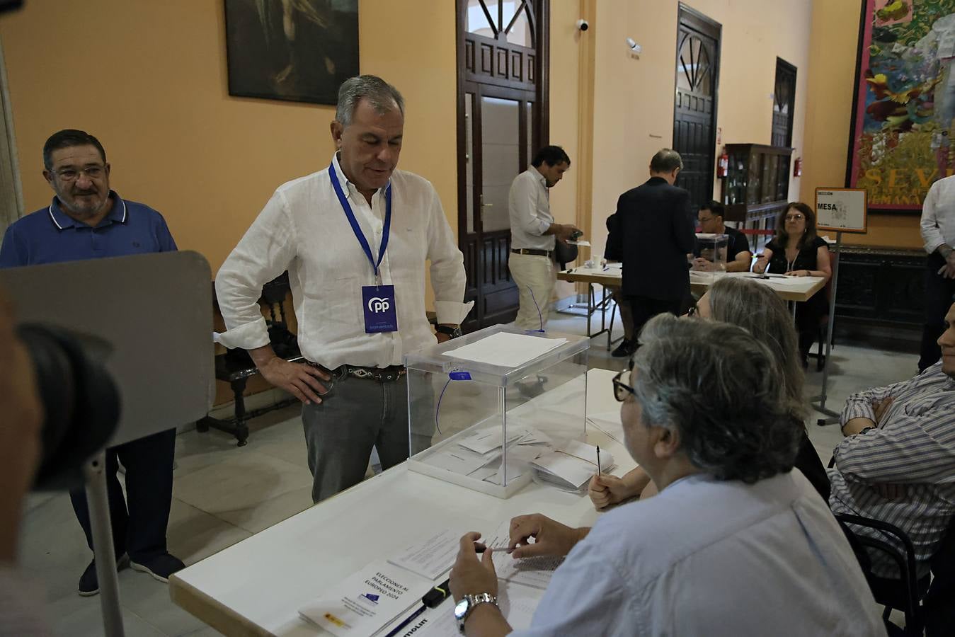 Ambiente tranquilo durante esta jornada electoral en Sevilla