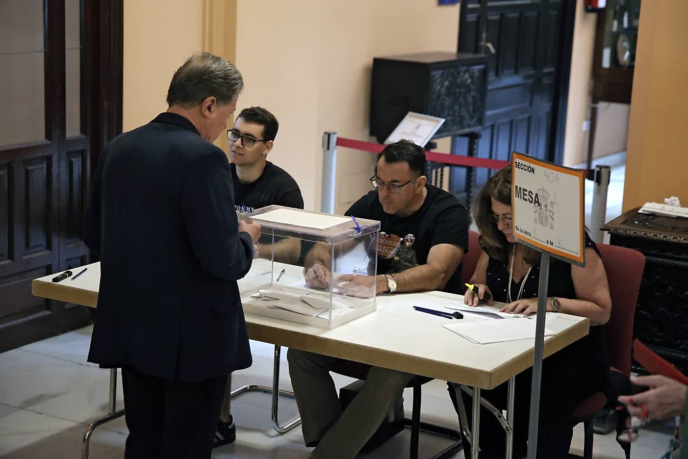 Ambiente tranquilo durante esta jornada electoral en Sevilla