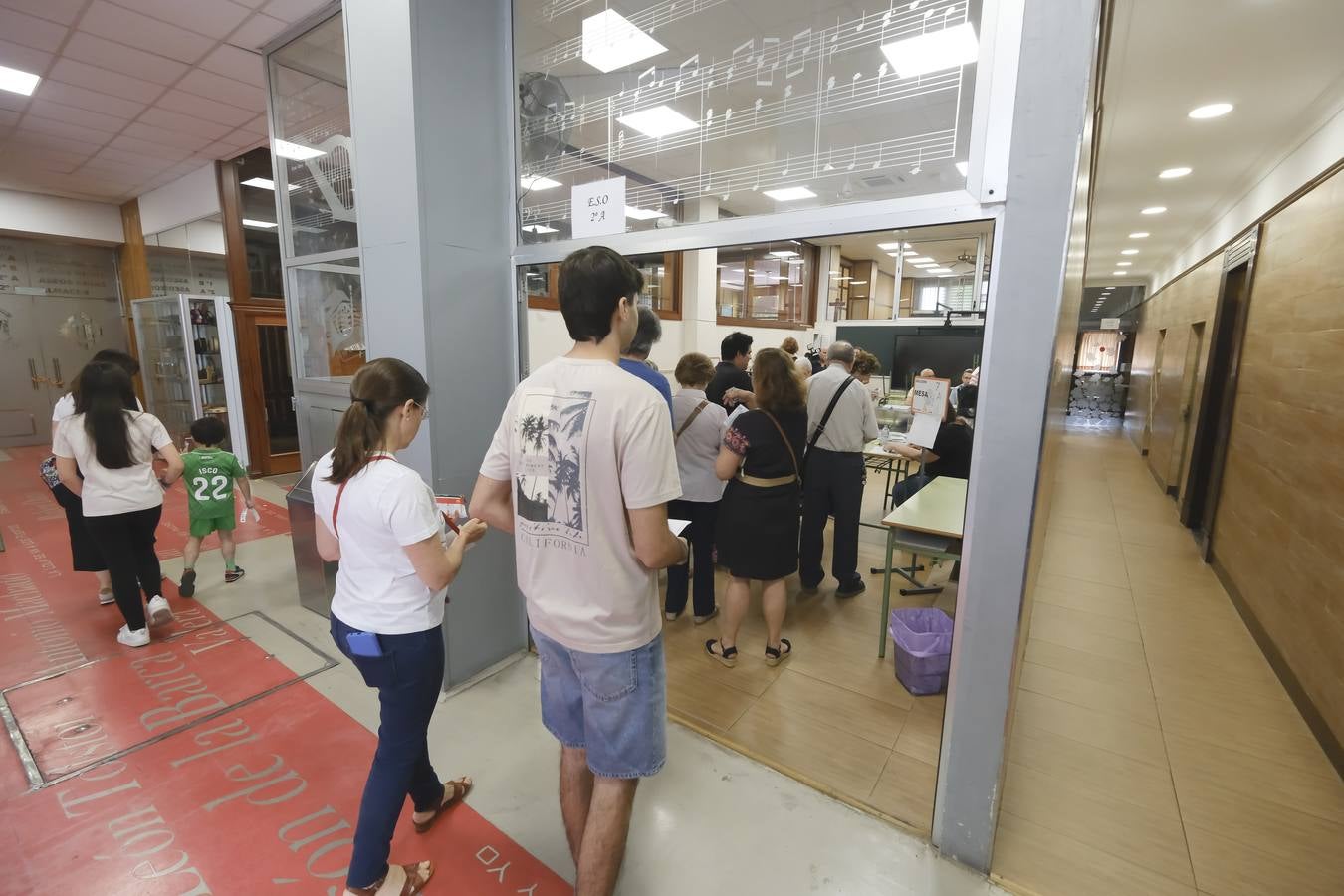 Ambiente tranquilo durante esta jornada electoral en Sevilla