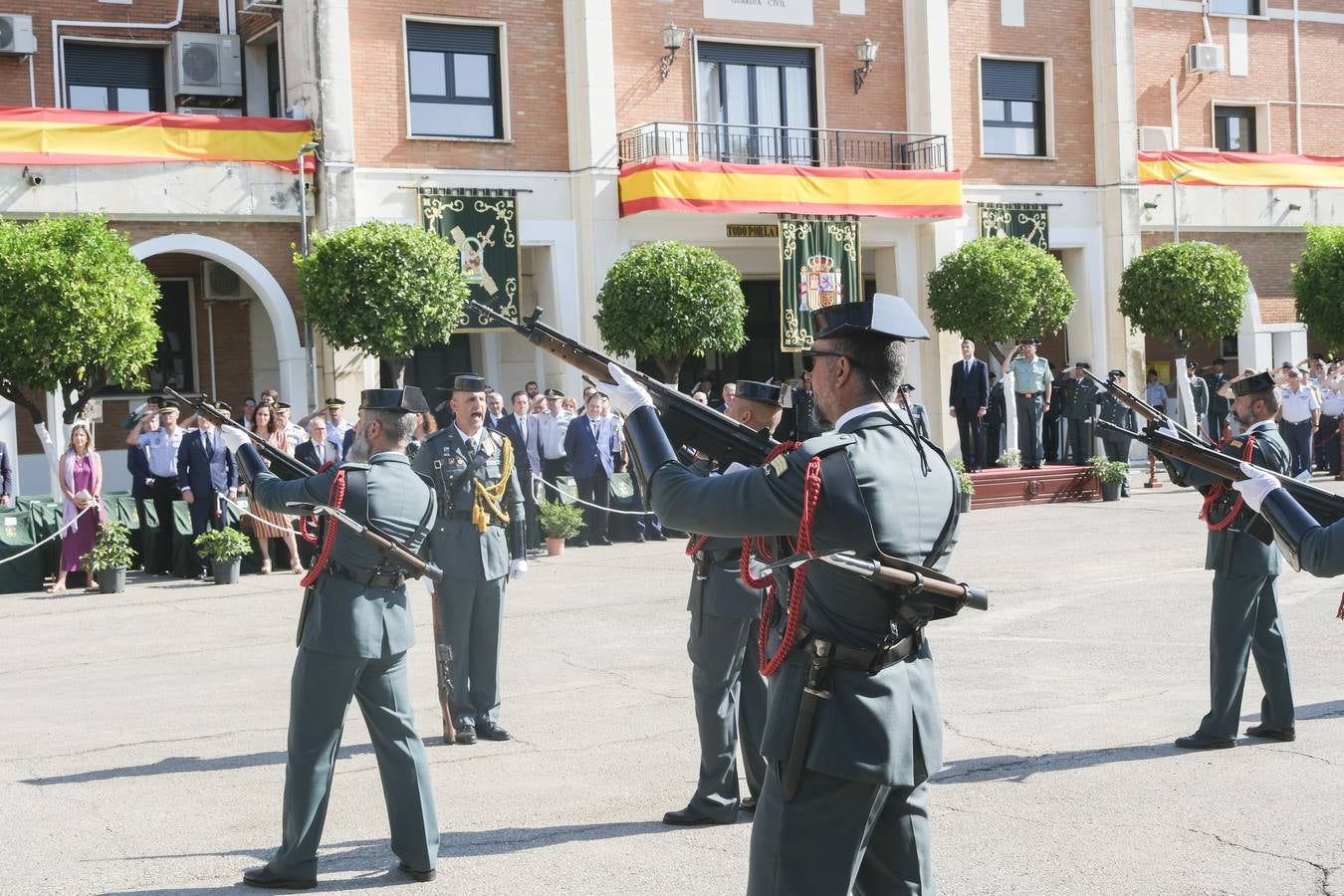 Toma de posesión del nuevo coronel jefe de la Guardia Civil