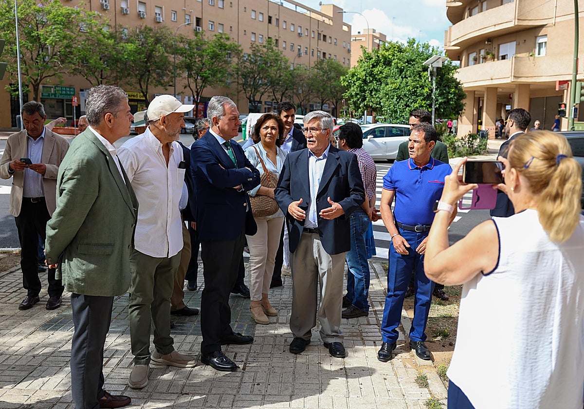 El alcalde visitando las obras