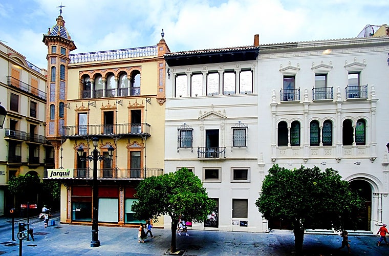 Las obras para convertir en hotel la sede del antiguo Banco Popular acaban de comenzar