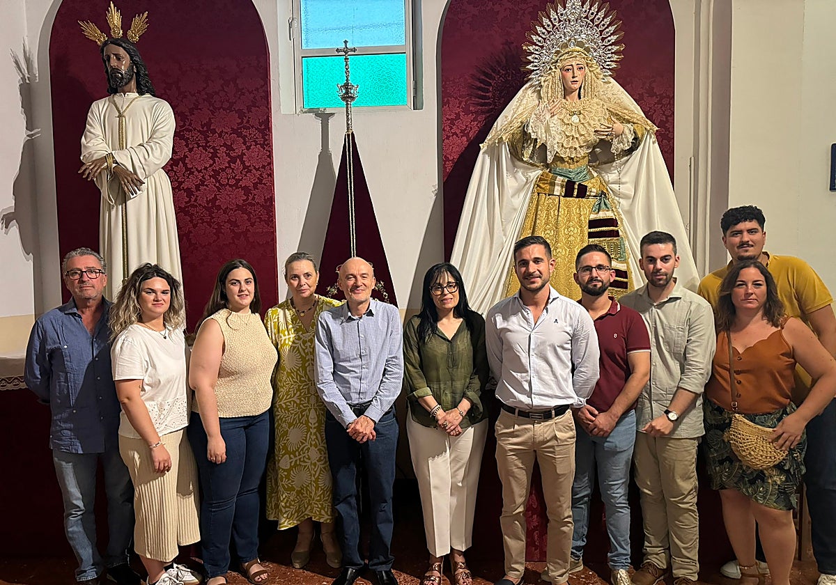 La Hermandad de Bellavista Firma Contrato para Nuevo Palio de la Virgen del Dulce Nombre La Hermandad de Bellavista Firma Contrato para Nuevo Palio de la Virgen del Dulce Nombre