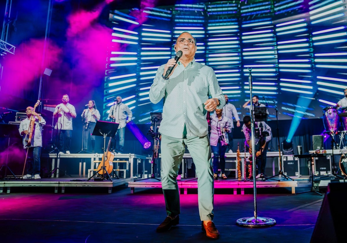 Gilberto Santa Rosa llena de salsa el Tío Pepe Festival, en imágenes