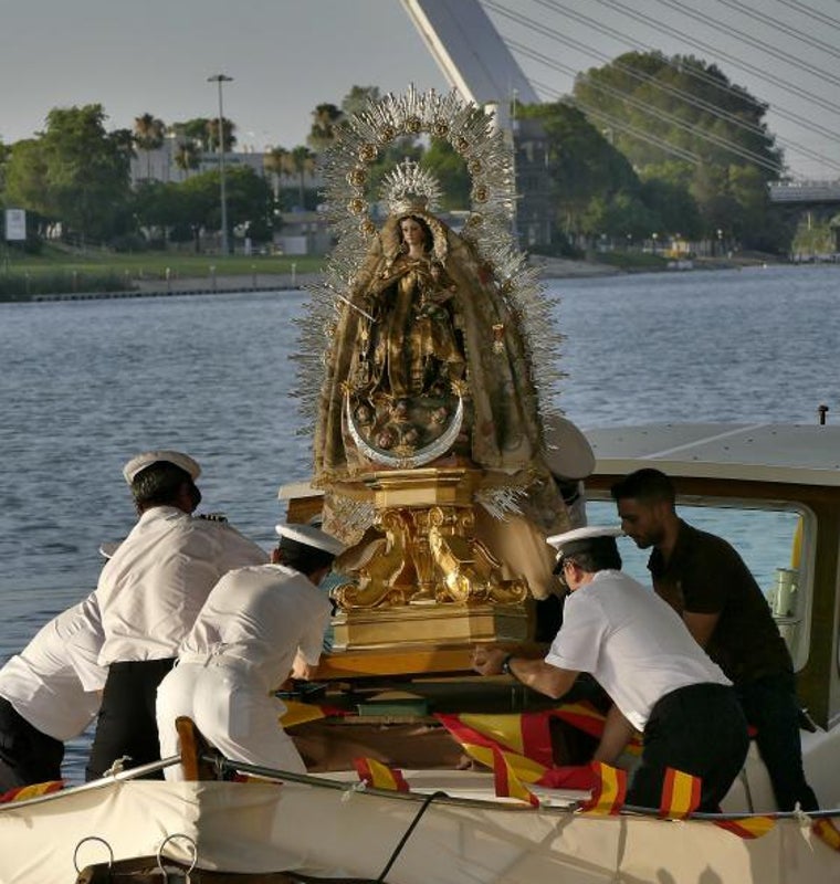 Procesión fluvial de la Virgen del Carmen de Calatrava