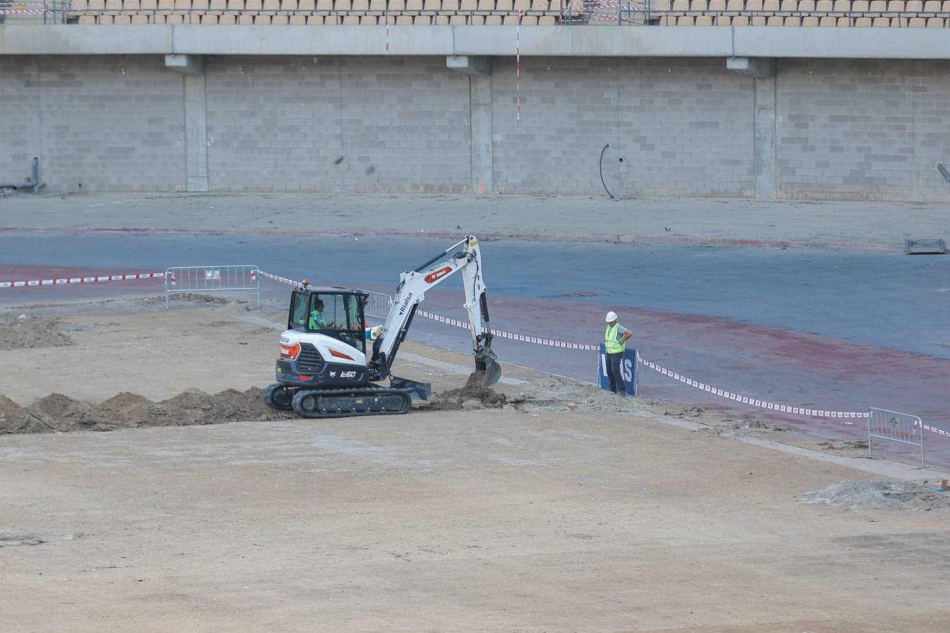 Obras en el Estadio de la Cartuja en su fase inicial