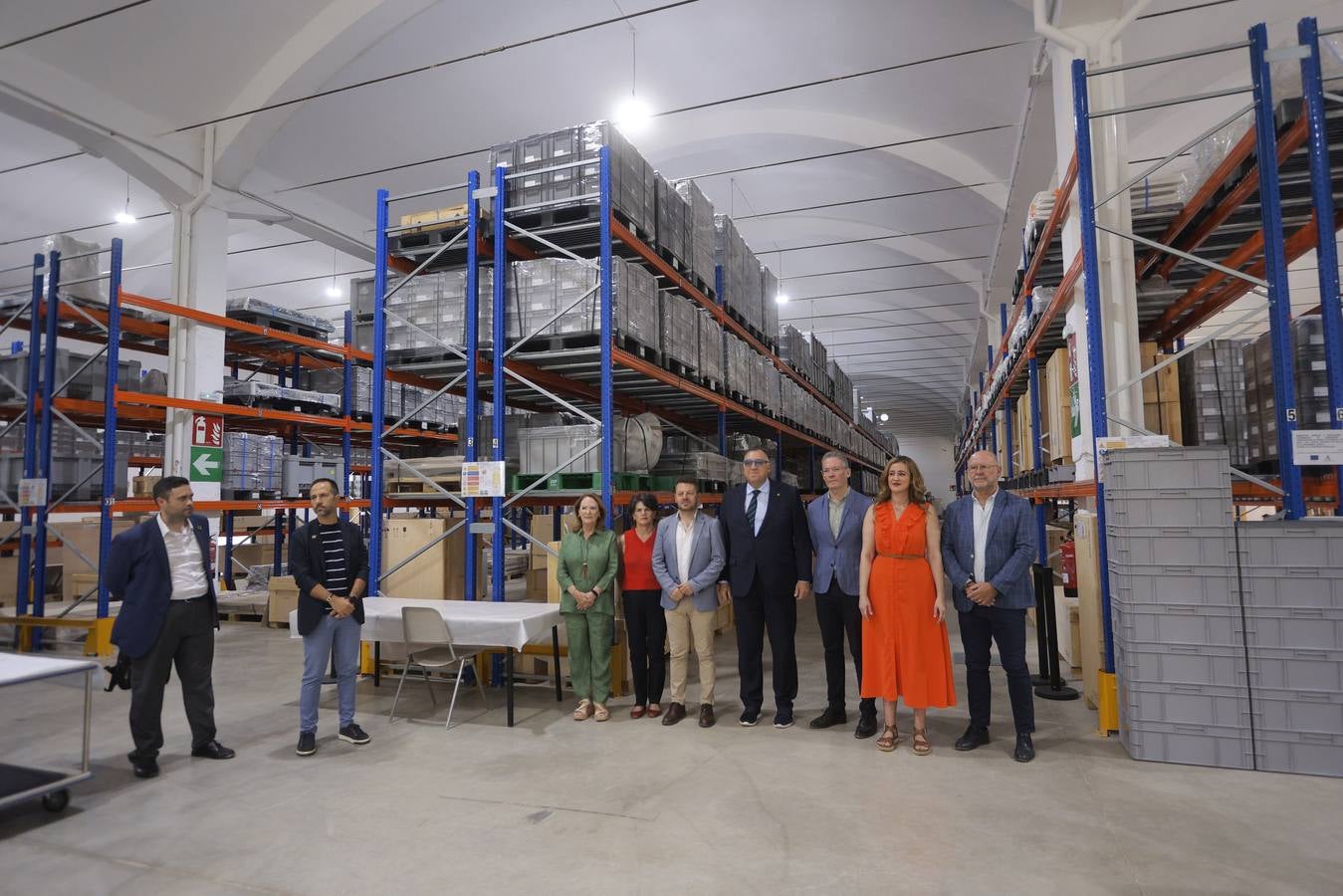 Visita del Consejero de Cultura a la nave de La Rinconada donde se encuentran depositadas las piezas del Museo Arqueológico